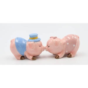 COSMOS GIFTS Fine Ceramic Cute Kissing Pigs Couple Salt & Pepper Shakers Set