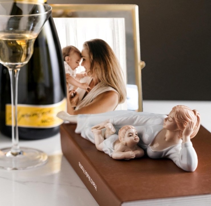 MTME Porcelain Figurines, Close to me, Memorabilia - Image 2